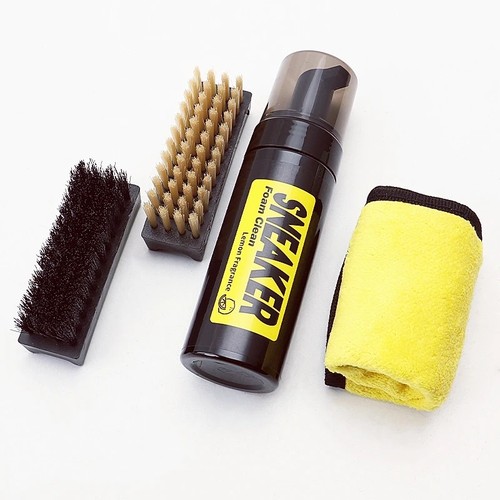 All sneaker cleaning - in,